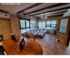 ¡OPORTUNIDAD! CHALET AMPLIO Y LISTO PARA ENTRAR A VIVIR, CON PISCINA Y ENTORNO