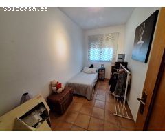 ¡OPORTUNIDAD! CHALET AMPLIO Y LISTO PARA ENTRAR A VIVIR, CON PISCINA Y ENTORNO