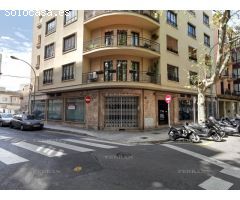 ESQUINA COMERCIAL CON GRAN ESCAPARATE ZONA ARXIDUC/PARQUE DE LAS ESTACIONES