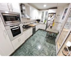 Casa amplia chaflán con planta baja y con dos pisos independientes en zona Plaza