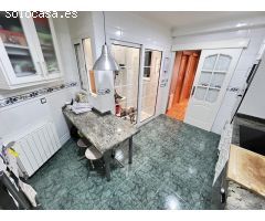 Casa amplia chaflán con planta baja y con dos pisos independientes en zona Plaza