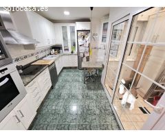 Casa amplia chaflán con planta baja y con dos pisos independientes en zona Plaza