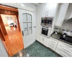 Casa amplia chaflán con planta baja y con dos pisos independientes en zona Plaza