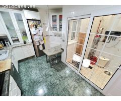 Casa amplia chaflán con planta baja y con dos pisos independientes en zona Plaza
