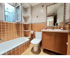 Casa amplia chaflán con planta baja y con dos pisos independientes en zona Plaza