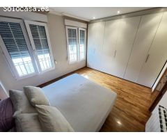 Casa amplia chaflán con planta baja y con dos pisos independientes en zona Plaza