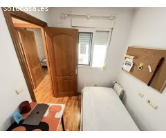 Casa amplia chaflán con planta baja y con dos pisos independientes en zona Plaza