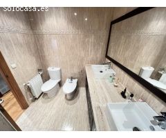 Casa amplia chaflán con planta baja y con dos pisos independientes en zona Plaza