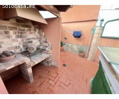 Casa amplia chaflán con planta baja y con dos pisos independientes en zona Plaza