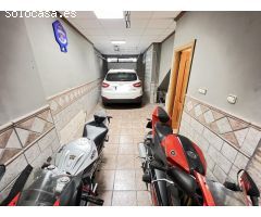 Casa amplia chaflán con planta baja y con dos pisos independientes en zona Plaza