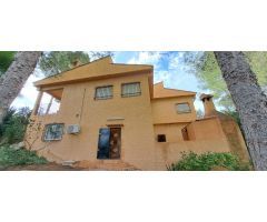 OPORTUNIDAD ÚNICA: CHALET DE LUJO EN LA URBANIZACIÓN DE SAN CRISTÓBAL