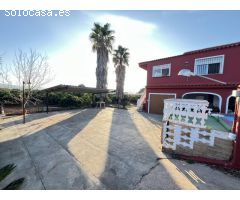 Chalet en suelo rústico con una parcela amplia, luz corriente y agua de pozo