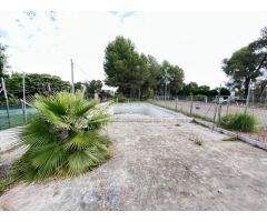 Excelente suelo urbano con uso deportivo actualmente que dispone de luz y agua