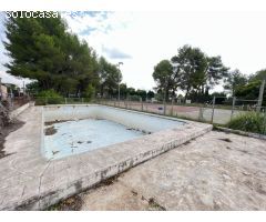 Excelente suelo urbano con uso deportivo actualmente que dispone de luz y agua
