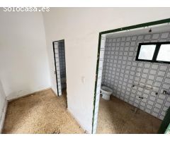 Excelente suelo urbano con uso deportivo actualmente que dispone de luz y agua