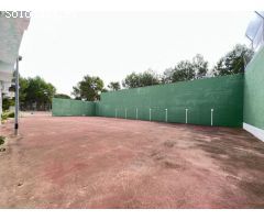 Excelente suelo urbano con uso deportivo actualmente que dispone de luz y agua