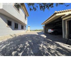 Bonito chalet completamente exterior y en perfecto estado en la Urbanización el