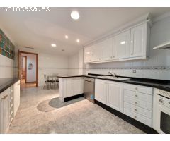 Bonita casa completamente reformada en zona próxima a Avenida Santos Patronos