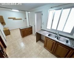 ESQUINA COMERCIAL CON GRAN ESCAPARATE ZONA ARXIDUC/PARQUE DE LAS ESTACIONES