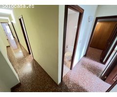 ESQUINA COMERCIAL CON GRAN ESCAPARATE ZONA ARXIDUC/PARQUE DE LAS ESTACIONES