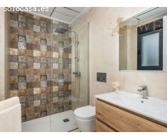 Increíble villa nueva en venta en Punta Prima, Torrevieja