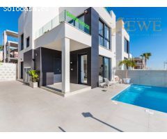 Increíble villa nueva en venta en Punta Prima, Torrevieja