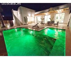 Hermosa villa mediterránea con piscina en Benijofar