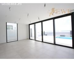 Chalet pareado con vista al mar en Calpe