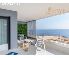 Apartamentos en primera línea de mar en Punta Prima, Torrevieja
