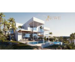 Chalet pareado con vistas al mar y campo de golf en Marbella