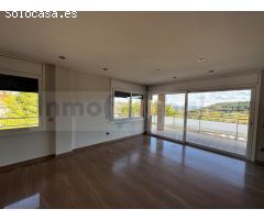 Maravilloso dúplex con 2 habirtaciones, terraza solarium en Berga, Berguedà