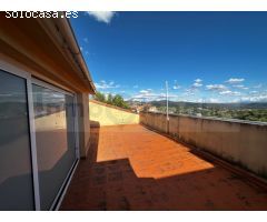 Maravilloso dúplex con 2 habirtaciones, terraza solarium en Berga, Berguedà