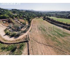 Finca de tres hectáreas con licencia de hípica y cría caballar a la venta en