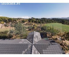 Finca de tres hectáreas con licencia de hípica y cría caballar a la venta en