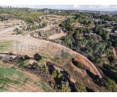 Finca de tres hectáreas con licencia de hípica y cría caballar a la venta en