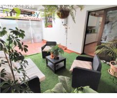 Amplio apartamento, dos dormitorios y gran terraza privada.