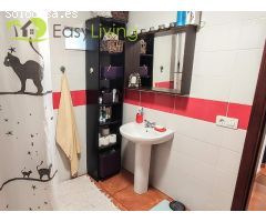 Amplio apartamento, dos dormitorios y gran terraza privada.