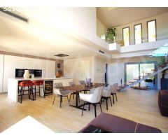 VILLA HIERRO - Villa moderna en venta en primera linea del Club de Golf Altea