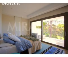 VILLA HIERRO - Villa moderna en venta en primera linea del Club de Golf Altea