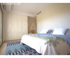 VILLA HIERRO - Villa moderna en venta en primera linea del Club de Golf Altea