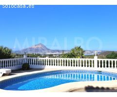 Villa Onda, preciosas vistas a la bahía de Jávea y al Montgó con una buena