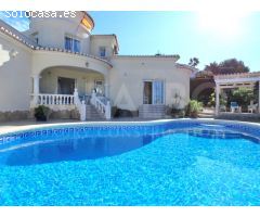 Villa Onda, preciosas vistas a la bahía de Jávea y al Montgó con una buena