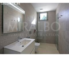 Villa Siana - Moderna Villa construida con vistas íncreibles al Mar.