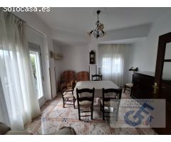 VENTA DE PISO MUY ALEGRE HACIENDO ESQUINA EN AVENIDA CARMEN SALLES