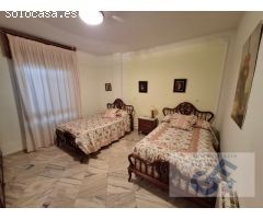 VENTA DE PISO JUNTO A CALLE MAYOR DE POZOBLANCO MUY BIEN SITUADO Y SOLEADO