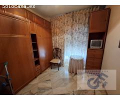 VENTA DE PISO JUNTO A CALLE MAYOR DE POZOBLANCO MUY BIEN SITUADO Y SOLEADO
