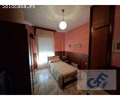 VENTA DE PISO JUNTO A CALLE MAYOR DE POZOBLANCO MUY BIEN SITUADO Y SOLEADO
