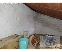 VENTA DE CASA CON TEJADO EN BUEN ESTADO PRÓXIMA AL MERCADO DE ABASTOS