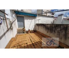 VENTA DE PISO PRÓXIMO AL CENTRO SIN COMUNIDAD