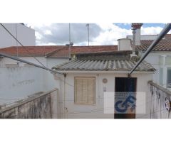 VENTA DE PISO PRÓXIMO AL CENTRO SIN COMUNIDAD